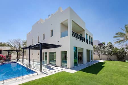 5 Bedroom Villa for Rent in The Meadows, Dubai - Luxuriously Upgraded | Lake View | Negotiable