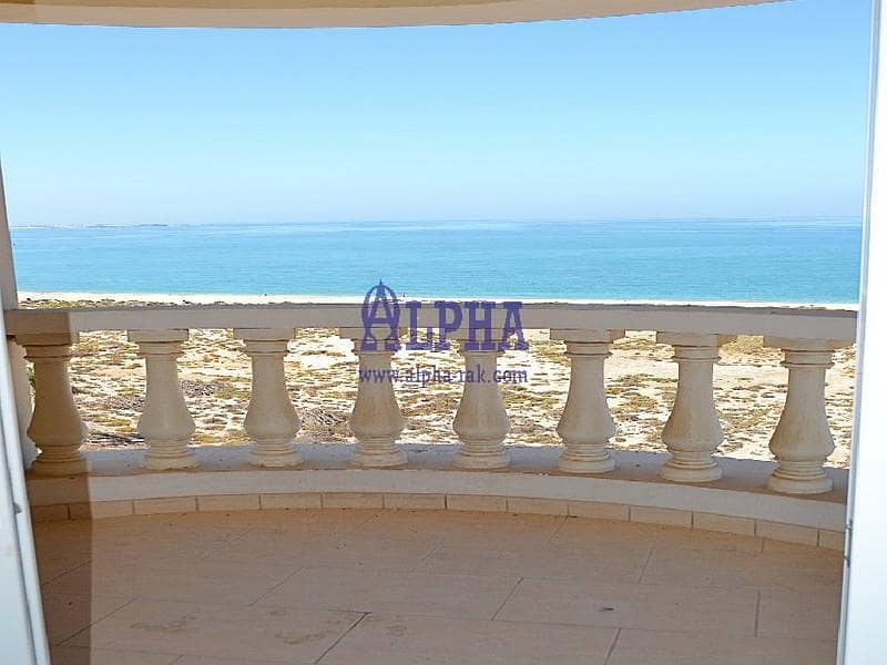 Stunning Sea View Studio - Good Condition