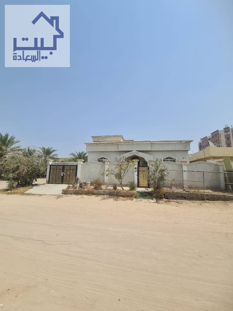 For sale, not one floor with water and electricity in Al Rawda 3