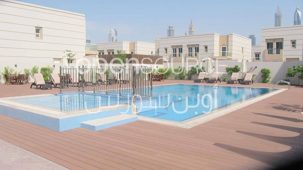 Luxury Brand New 4 BR Semidetached villa with Shared all facilities and Private garden in Jumeirah