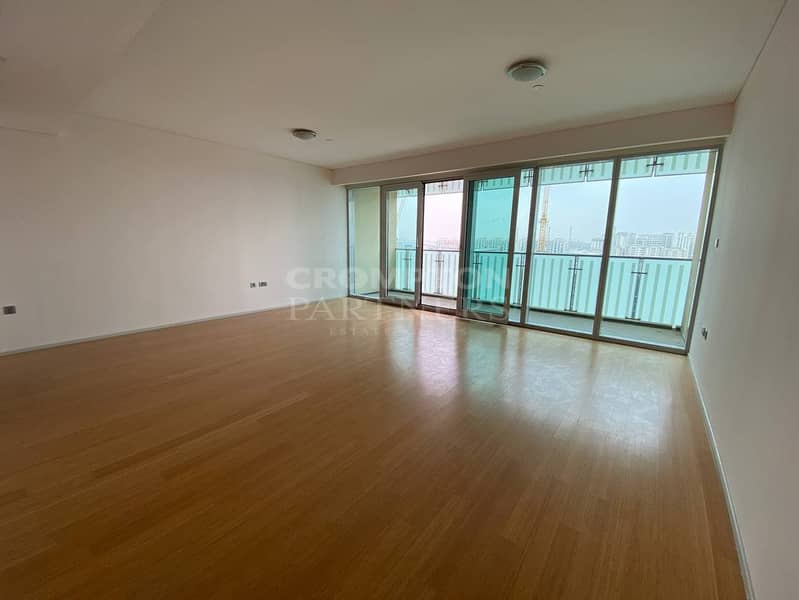 Vacant Now | Spacious Layout | Beach Access