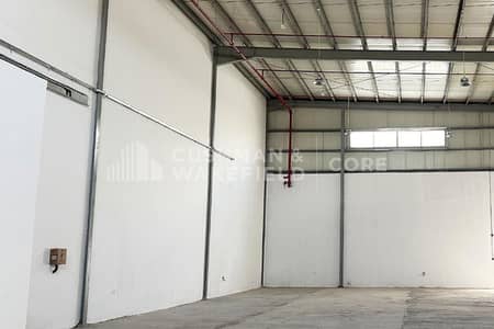 Warehouse for Rent in Mussafah, Abu Dhabi - Brand New | Built In Office | Ample Parking