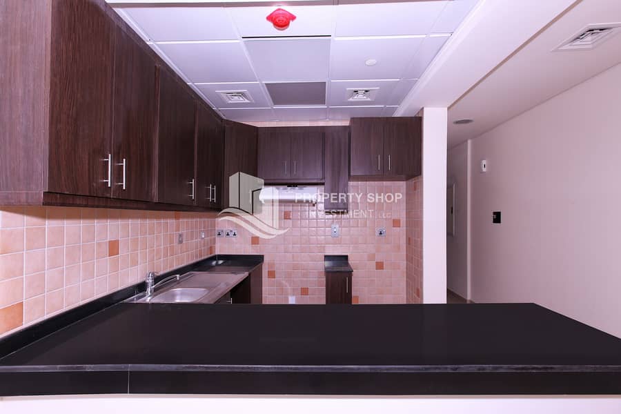 8 studio-apartment-abu-dhabi-al-reem-island-city-of-lights-hydra-avenue-kitchen-1. JPG