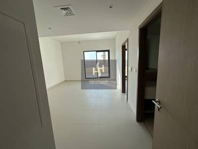 1 Bedroom Flat for Sale in Al Khan, Sharjah - photo_6019257298406456788_y. jpg