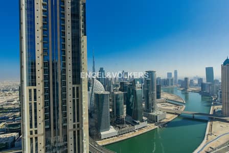 1 Bedroom Flat for Sale in Business Bay, Dubai - Canal and Downtown View | Huge Pool Area