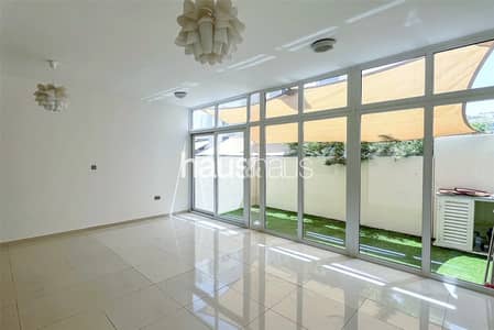 3 Bedroom Villa for Rent in DAMAC Hills 2 (Akoya by DAMAC), Dubai - Extended | Renovated | Pool facing