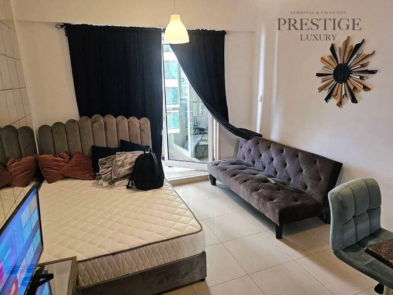 Furnished studio / Vacant / With Balcony