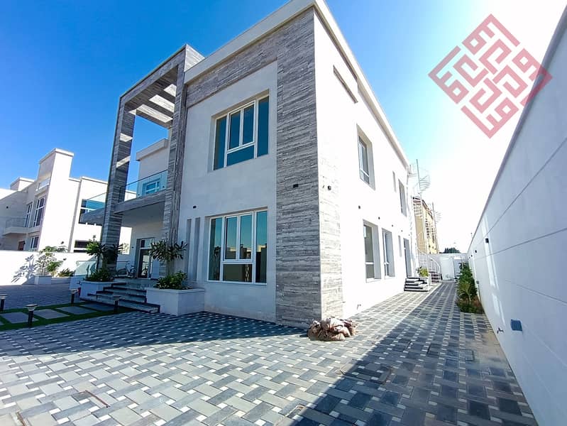 Brand New 6 bedroom villa available for sale in hoshi just 4.550M