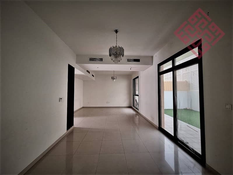Luxury, Spacious 4 Bedroom Corner Villa With Study Room and Maid Room Available For Rent in Nasma Residnce.