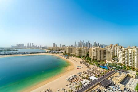 2 Bedroom Flat for Sale in Palm Jumeirah, Dubai - Unobstructed Sea Views | Mid-Floor | Private Beach