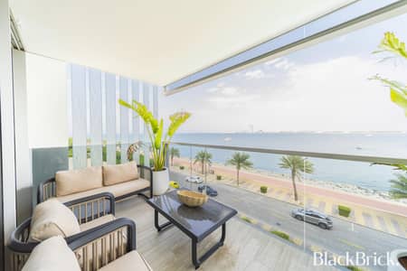 2 Bedroom Apartment for Sale in Palm Jumeirah, Dubai - Elegance & Simplicity | Breathtaking Views