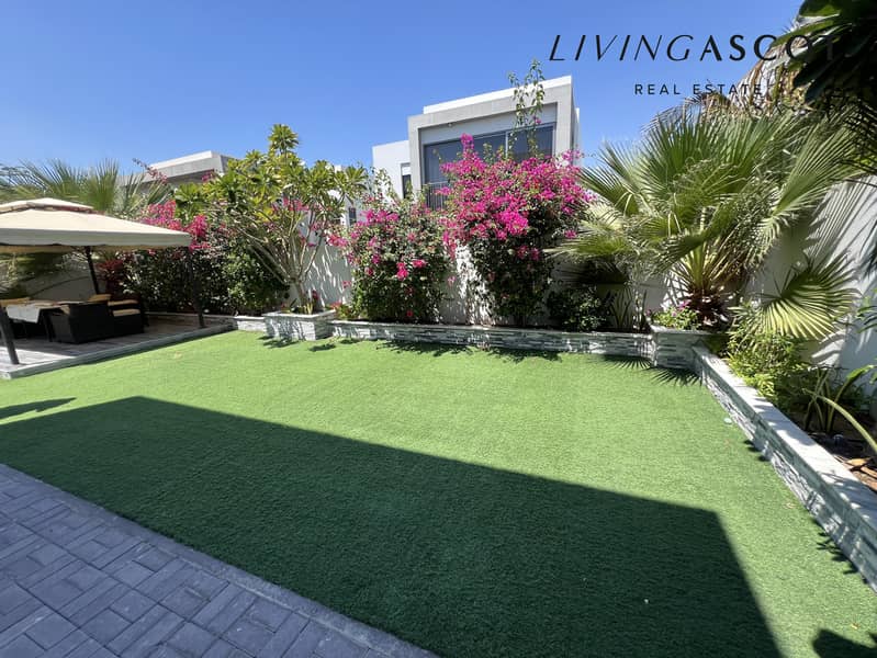 Landscaped Garden|Close to pool and park