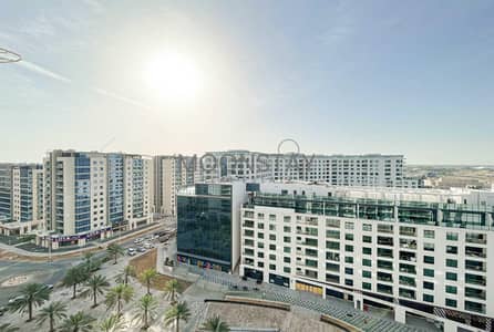 2 Bedroom Flat for Sale in Al Raha Beach, Abu Dhabi - Beautiful Layout | Captivating View | Spacious
