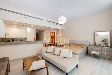 Studio for Rent in Business Bay, Dubai - Spacious Unit | Modern Furnished | Upgraded
