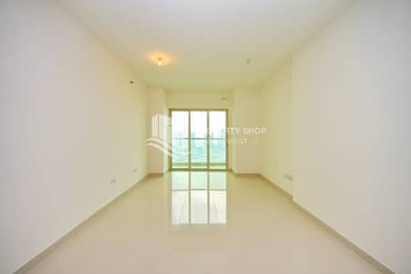 1 Bedroom Flat for Sale in Al Reem Island, Abu Dhabi - 1-bedroom-abu-dhabi-apartment-al-reem-island-marina-square-al-maha-tower-living-area. JPG