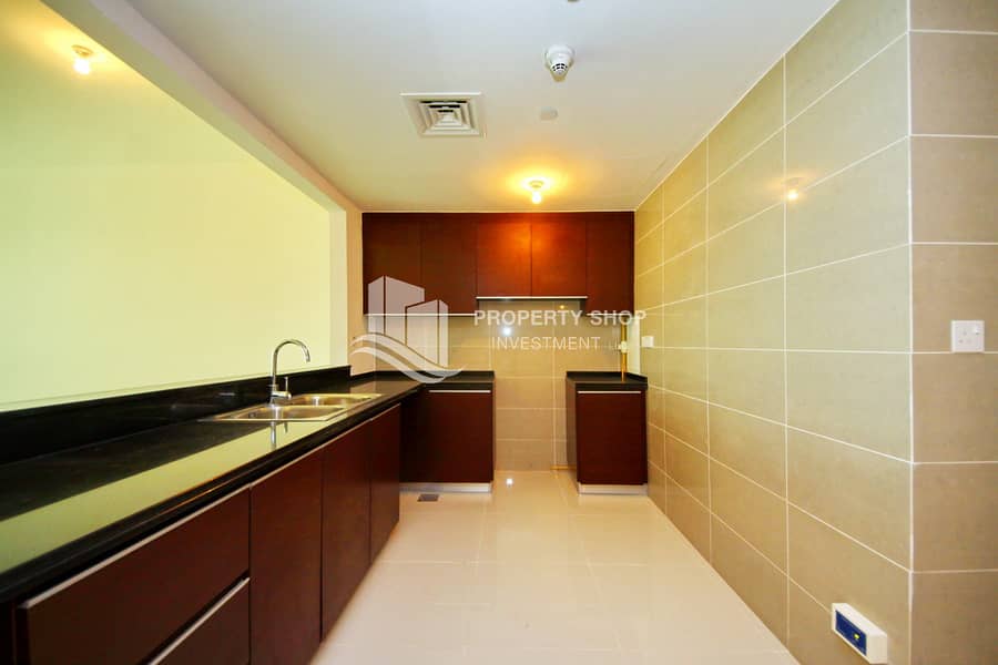3 1-bedroom-abu-dhabi-apartment-al-reem-island-marina-square-al-maha-tower-kitchen. JPG