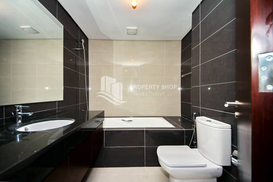8 1-bedroom-abu-dhabi-apartment-al-reem-island-marina-square-al-maha-tower-bathroom. JPG