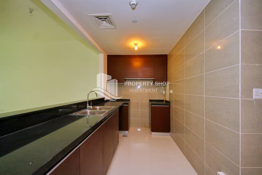 4 1-bedroom-apartment-al-reem-island-marina-square-al-maha-tower-kitchen. JPG