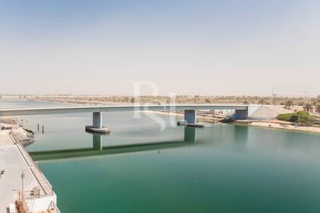 2 Bedroom Flat for Rent in Yas Island, Abu Dhabi - water-edge-yas-island-abu-dhabi-balcony-pool-view (7). JPG