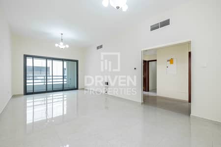 2 Bedroom Apartment for Rent in Jumeirah, Dubai - Well Maintained | with Maid's Room | Vacant