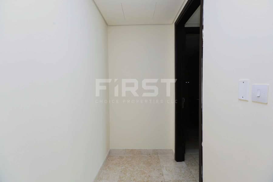 7 Internal Photo of 1 Bedroom Apartment in Ocean Terrace Marina Square Al Reem Island Abu Dhabi UAE (17) - Copy. jpg