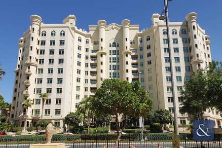 فلیٹ 1 غرفة نوم للايجار في نخلة جميرا، دبي - شقة في الحاتمي،شقق شور لاين،نخلة جميرا 1 غرفة 165000 درهم - 8981791