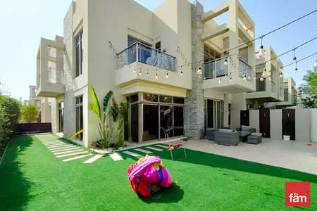 4 Bedroom Townhouse for Sale in Meydan City, Dubai - Family 4 Beds | Corner unit | Well-Maintained