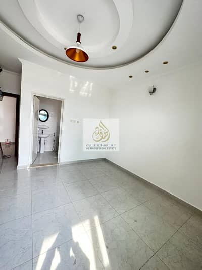 فلیٹ 4 غرف نوم للايجار في الجرف، عجمان - WhatsApp Image 2023-10-15 at 2.23. 37 PM. jpeg