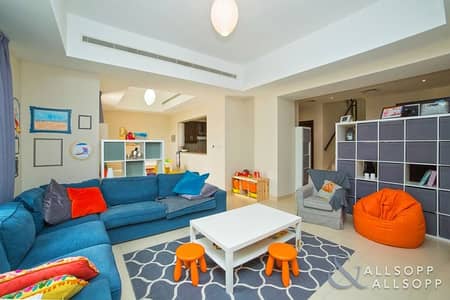 1M | Backing Park | Great Location | 3 Bed 1M | Backing Park | Great Location | 3 Bed