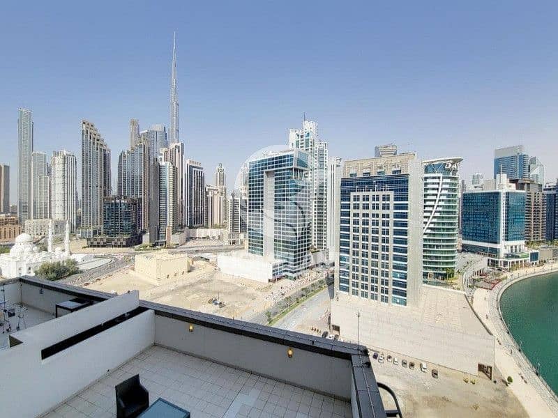 Burj Khalifa and Canal View | Hotel Apartment