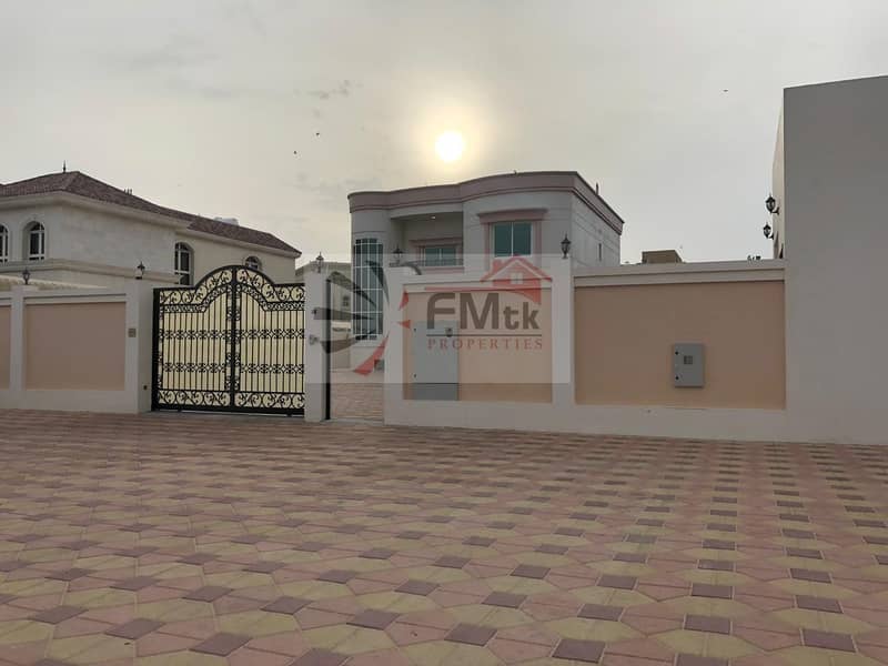 Very Large 5 Bedroom + Maid & Driver Room | Majlis