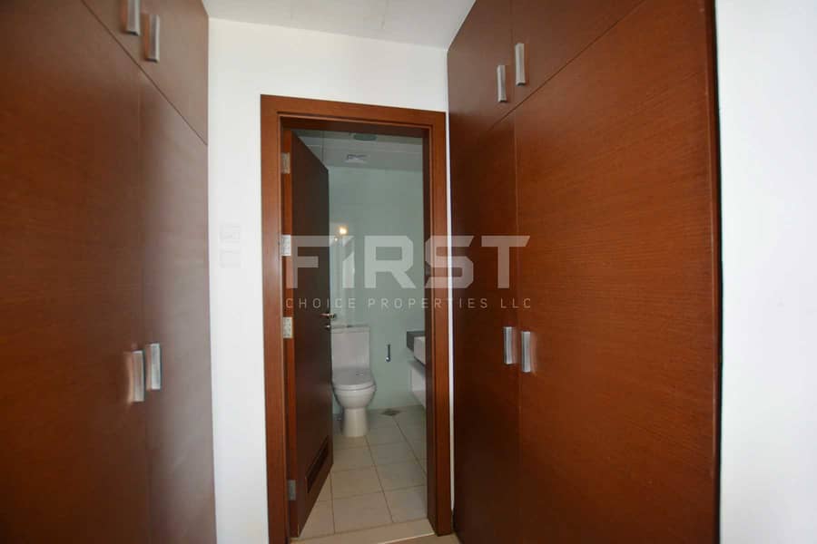 4 Internal Photo of 3 Bedroom Apartment in The Gate Tower Shams Abu Dhabi Al Reem Island Abu Dhabi UAE (27). jpg
