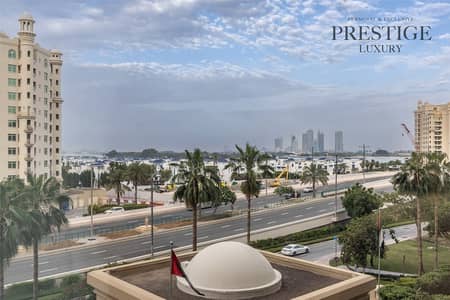 2 Bedroom Apartment for Sale in Palm Jumeirah, Dubai - Upgraded | Priced to Sell | Vacant On Transfer