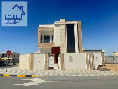 New villa with 5 master bedrooms for rent in Al Zahia