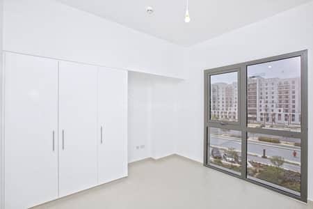 VACANT | UNFURNISHED | POOL VIEW