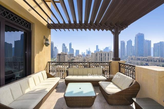 Amazing 3BR penthouse apartment wit full Burj Kalifa view .
