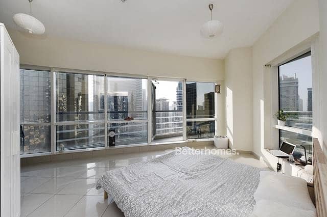 Large one bedroom with study - High Floor - VOT