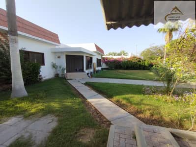 Fantastic garden 3 Bhk Villa separate guests hall Ac installed Maid Room cover parking
