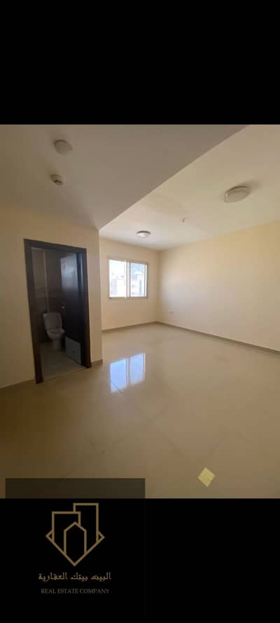 For lovers of excellence, rent now a spacious studio for rent in Al Jurf 3 area in Ajman. It is characterized by its large area and comfortable design, with a separate, fully equipped kitchen for the convenience of tenants. Preference for the second resid