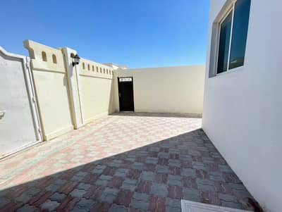 Spacious Lavish Vila For Rent In The Beginning Of Riyadh With 4 Bedrooms And Double Hall Near To Market.