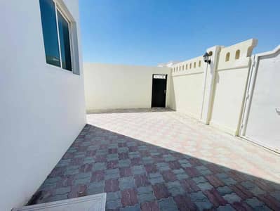 Private Villa 4 Bedrooms Hall with 4 bathrooms with yard