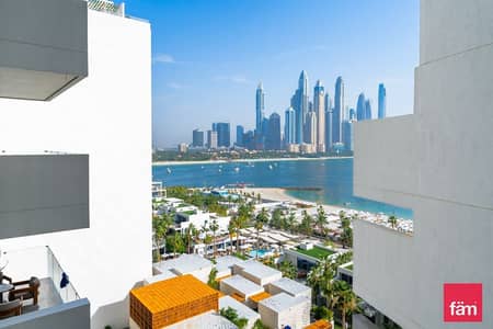 3 Bedroom Flat for Sale in Palm Jumeirah, Dubai - 3BR|Upgraded|Sea View|Jaccuzi|Vacant|10th Floor