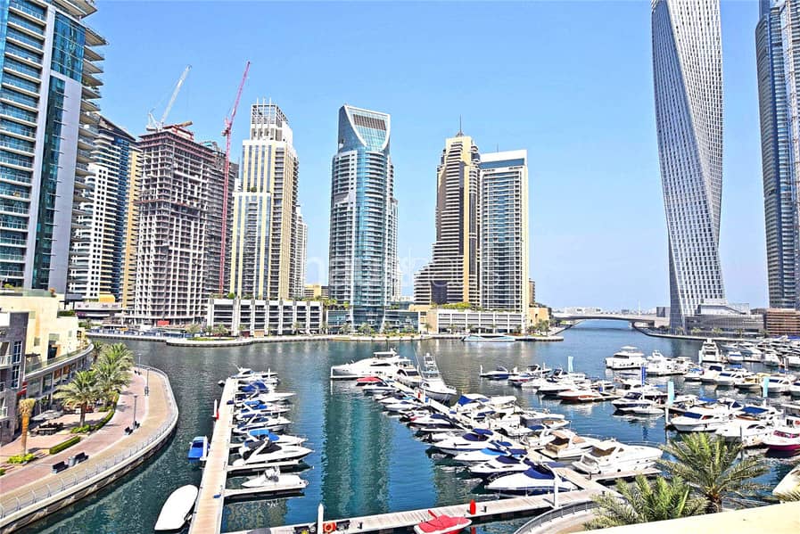 位于迪拜码头，迪拜滨海大厦（怡玛6号大厦），安巴尔别墅区 4 卧室的别墅 600000 AED - 8994303