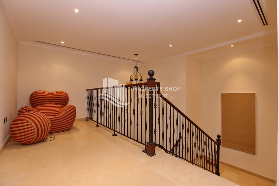 3 5-br-standard-villa-abu-dhabi-saadiyat-beach-mediterranean-hall-and-stairs. JPG