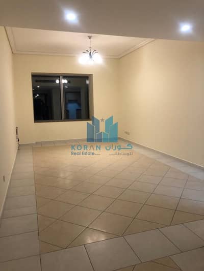 2 Bedroom Flat for Rent in DIFC, Dubai - SPACIOUS CHILLER FREE 2BHK IN SZ ROAD NEAR DIFC AND METROFOR FAMILY OR EXECUTIVE STAFF -PRIME LOCATION-NEAR METRO 110K