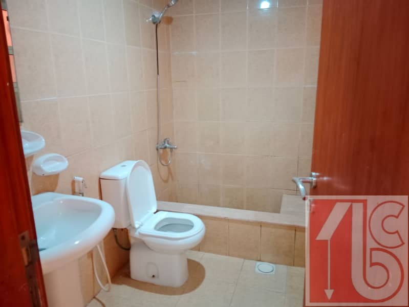 21 الحمام Bathroom 1