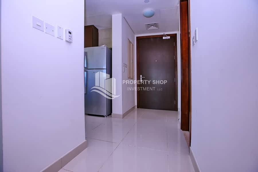 2 1-bedroom-apartment-al-reem-island-marina-square-burooj view-foyer. JPG