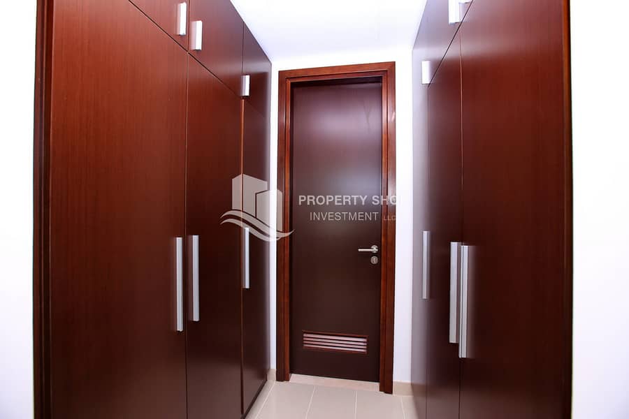 3 1-bedroom-apartment-al-reem-island-marina-square-burooj view-cabinet-1. JPG