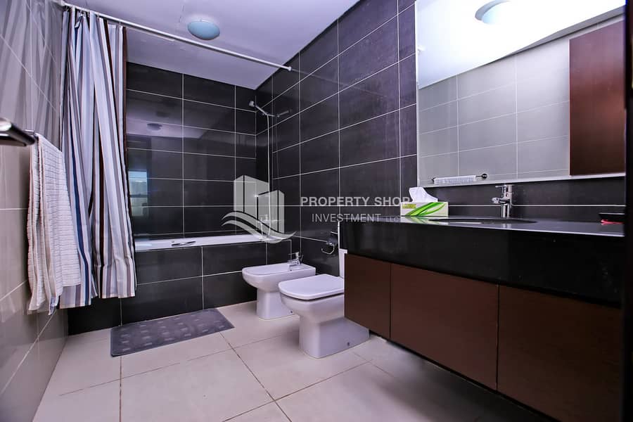 4 1-bedroom-apartment-al-reem-island-marina-square-burooj view-master-bathroom. JPG