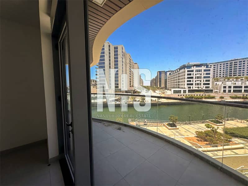 Luxurious 3BR Apartment | Sea and Canal View!